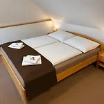 Machů 3*